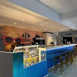 Vegas Hotel San Ġiljan
