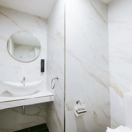 Vegas 3* St. Julian's