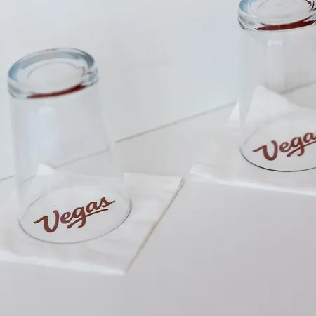 Vegas ホテル 3*